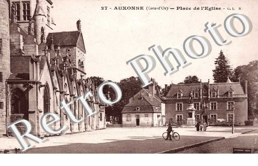 PLACE DE L'EGLISE