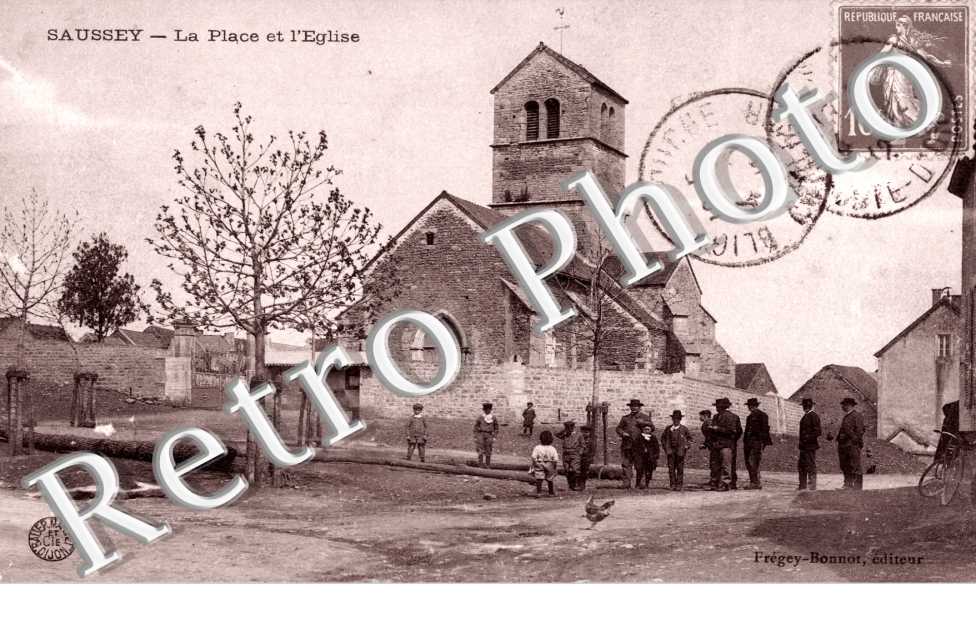 la place et l'eglise
