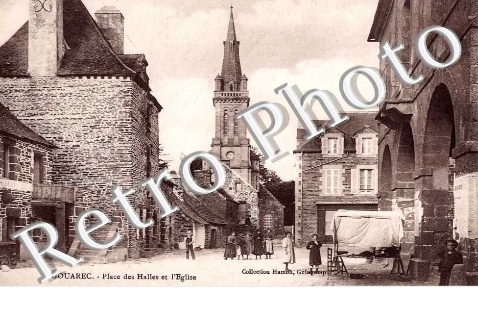 Place des Halles et l'Eglise