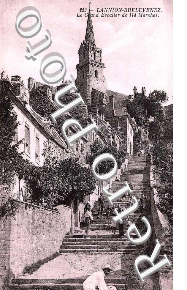 Le grand escalier - Brelevenez