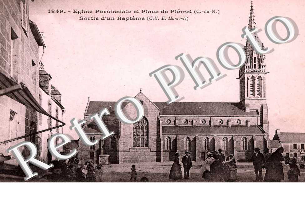 eglise paroissiale, sortie d'un bapteme