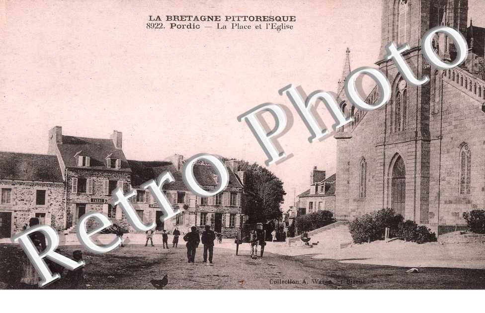 la place et l'eglise