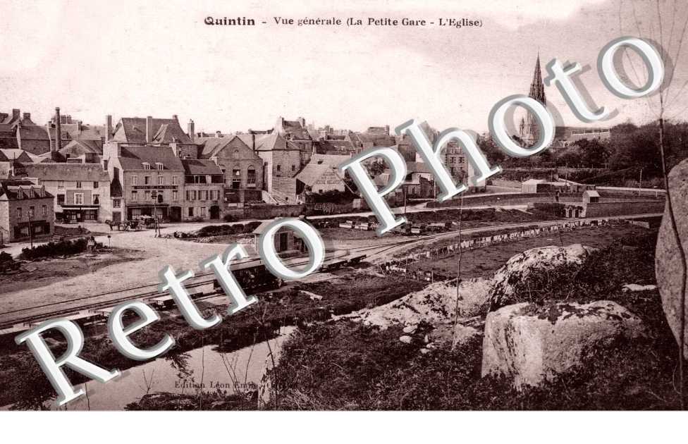 vue generale (la petite gare et l'eglise)