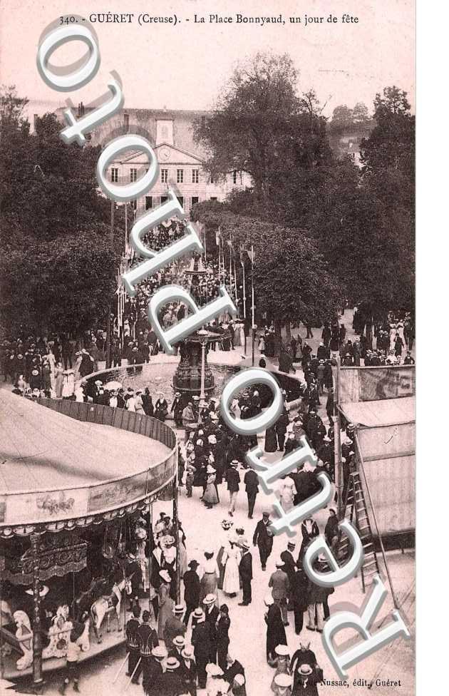 La Place Bonnyaud , un jour de fete