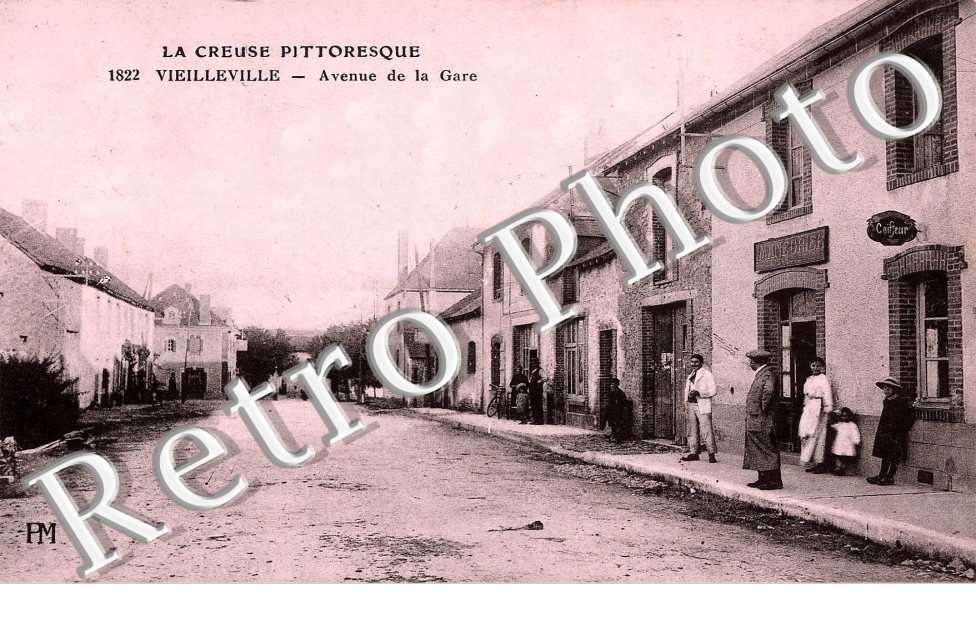 Vieilleville  -  Avenue de la gare