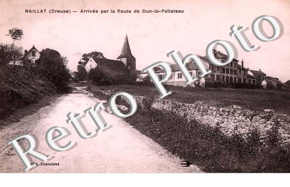 Arrivee par la Route de Dun le Palleteau