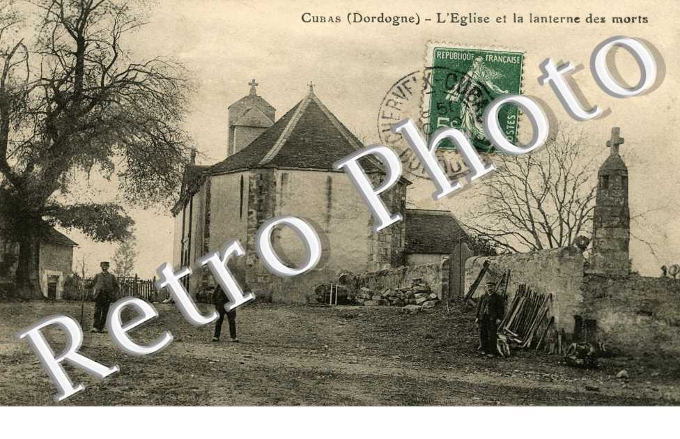 Cubas - L'eglise et la lanterne des morts