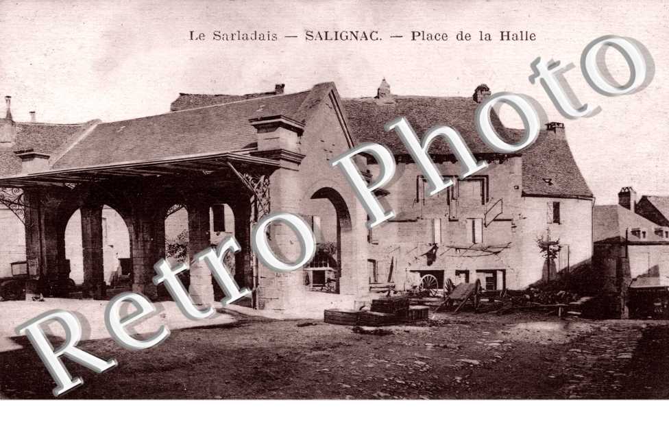  le sarladais place de la halle