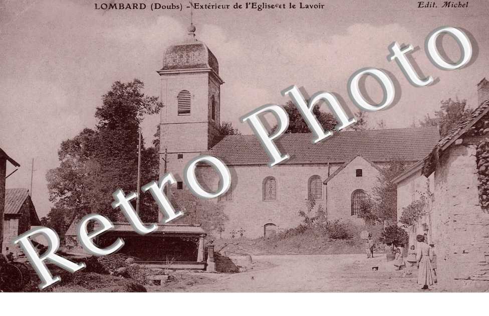 exterieur de l'eglise et le lavoir