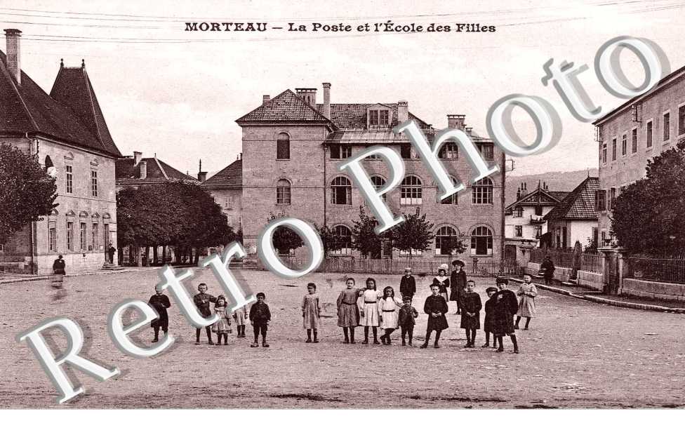 la poste et l'ecole des filles