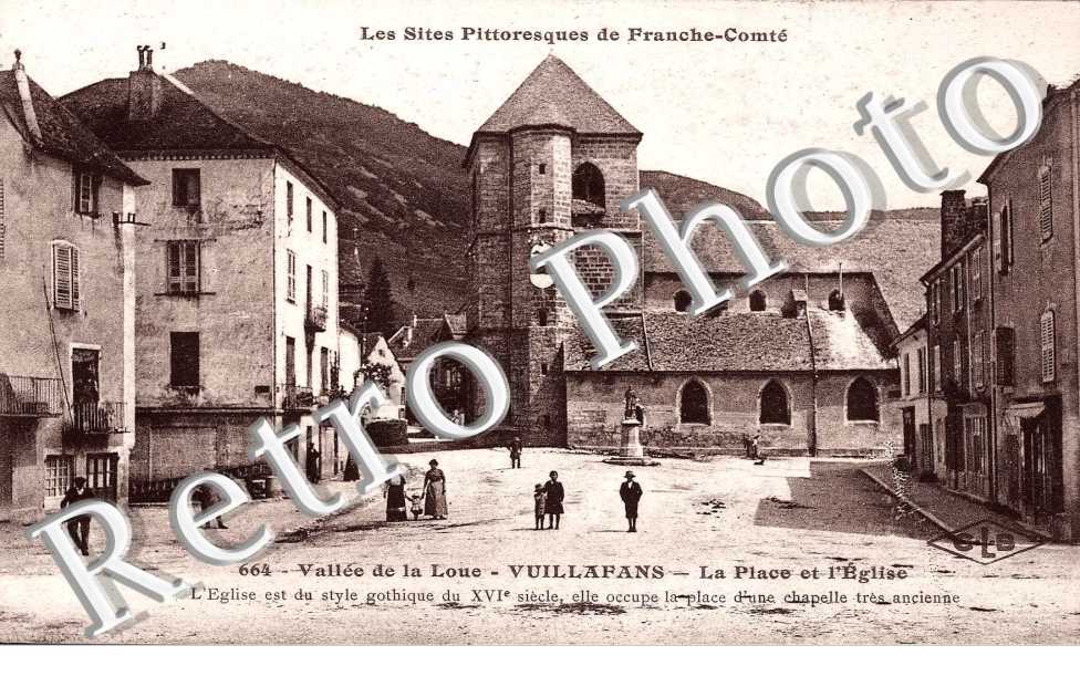 la place et l'eglise