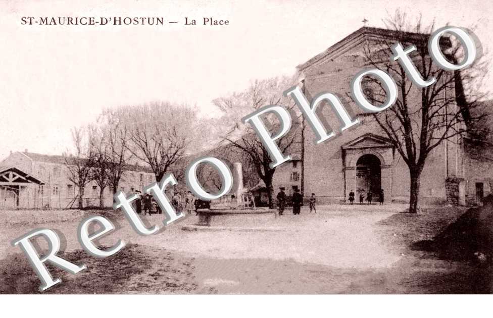 Saint-Maurice-D'Hostun  -  La place et les ecoles