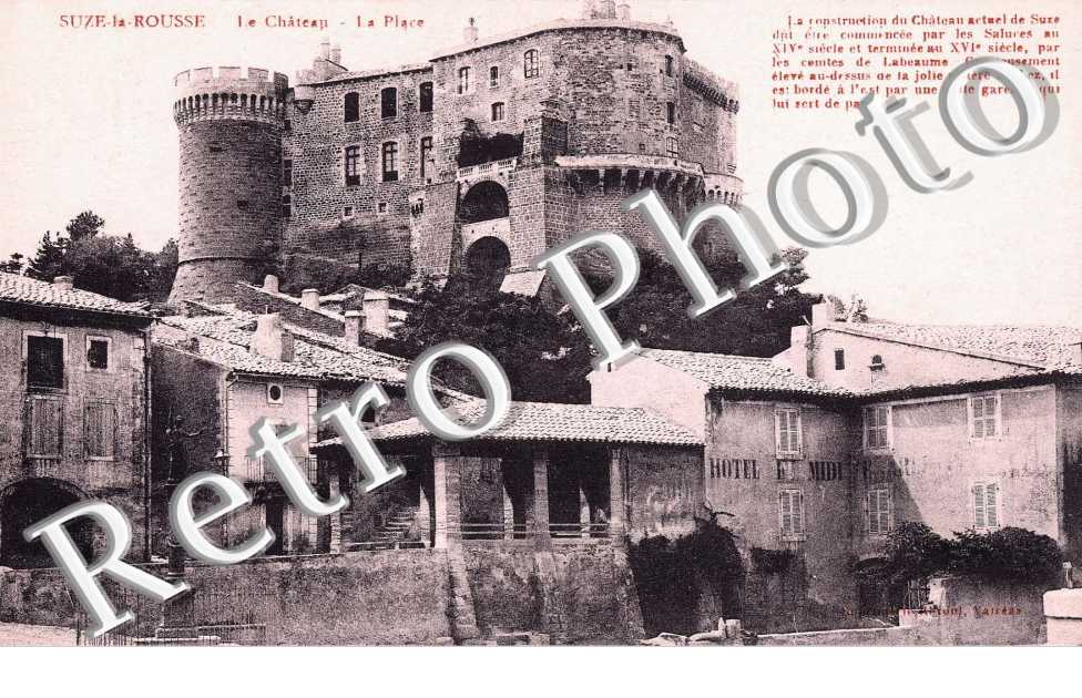 Le chateau - la place
