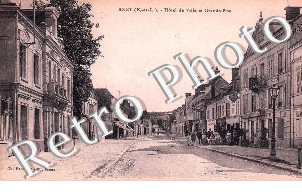 Hotel de ville et Grande rue