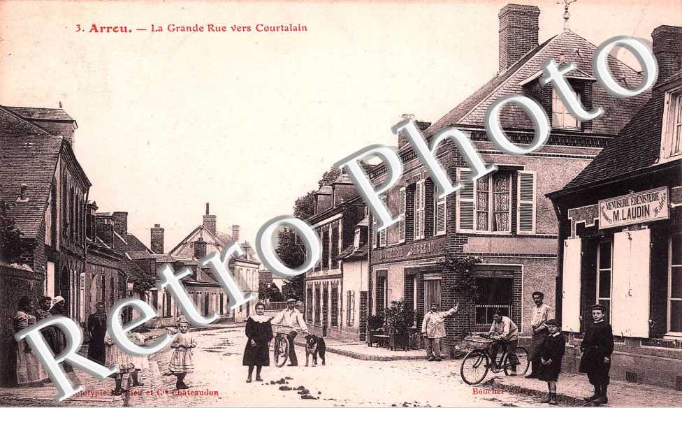la grande rue vers Courtalain