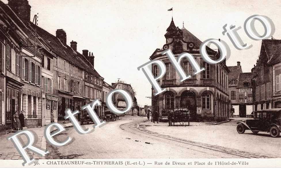 Rue de Dreux et place de l'hotel-de-ville