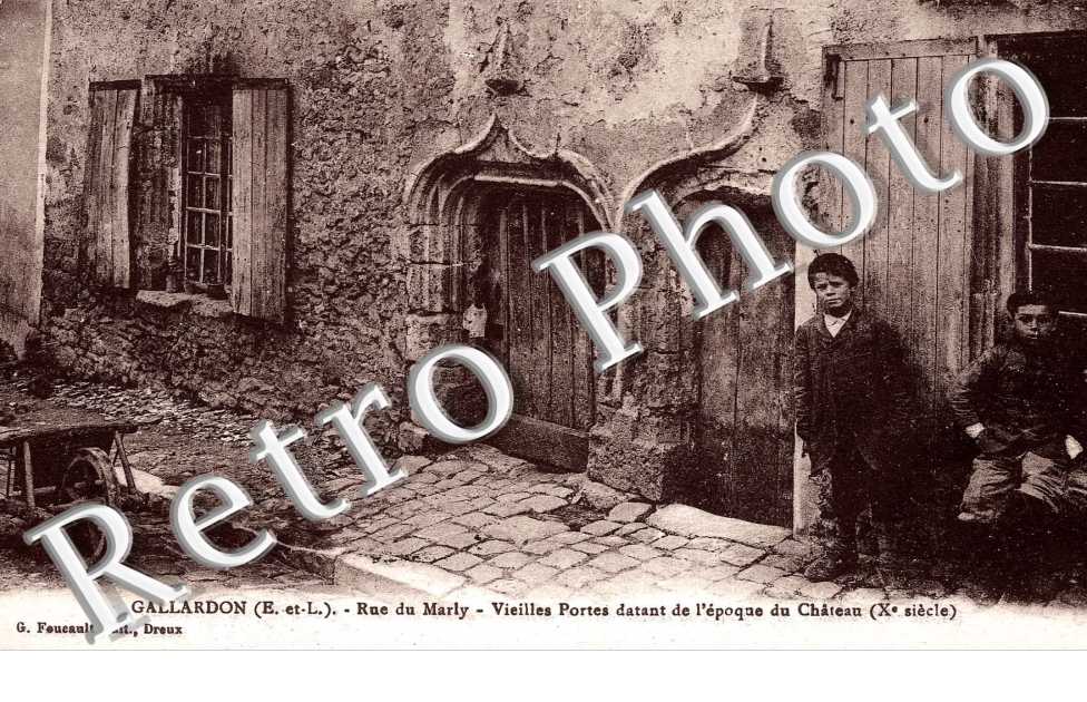 rue du marly, vieilles portes datant de l'epoque du chateau