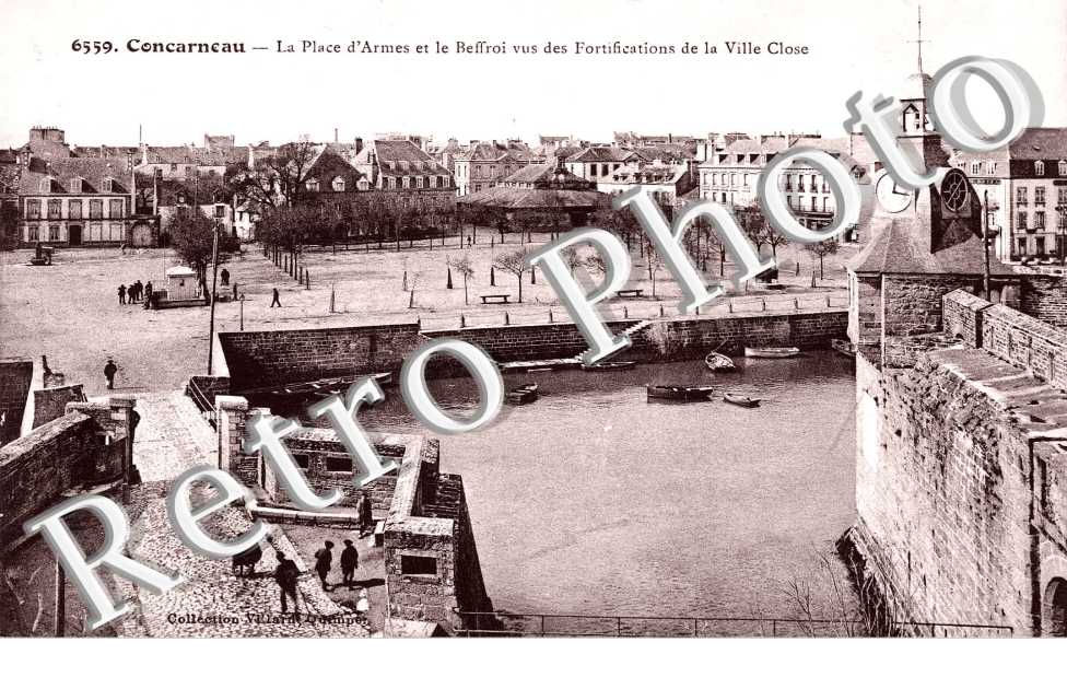  PLACE D'ARMES ET LE BEFFROI vus des fortifications de la Ville Close