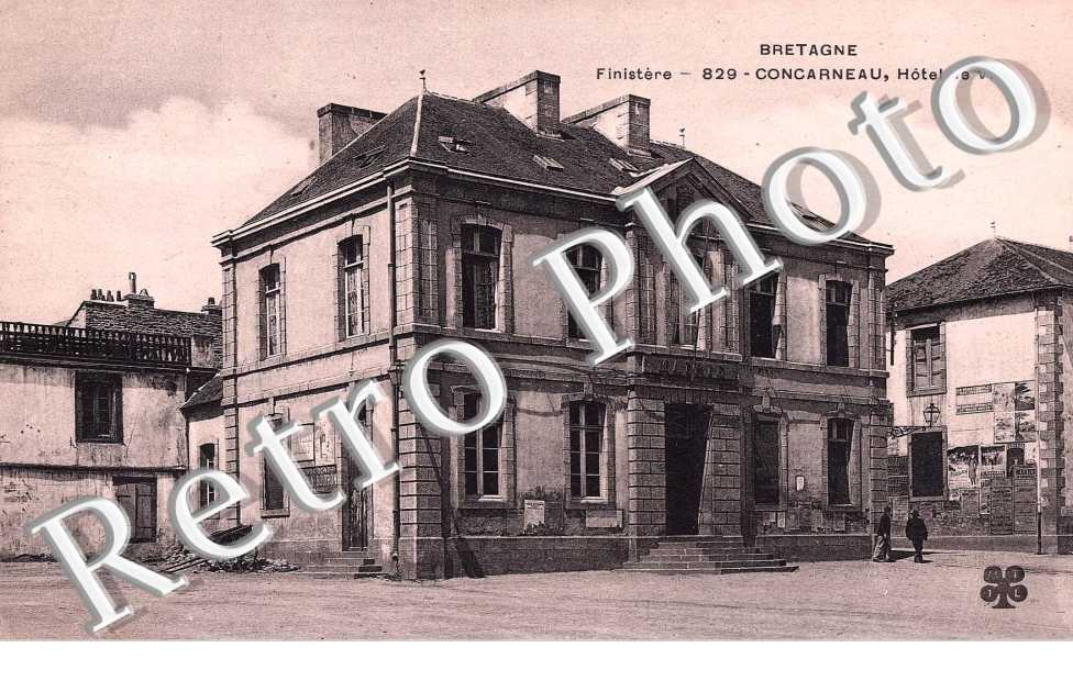  HOTEL DE VILLE