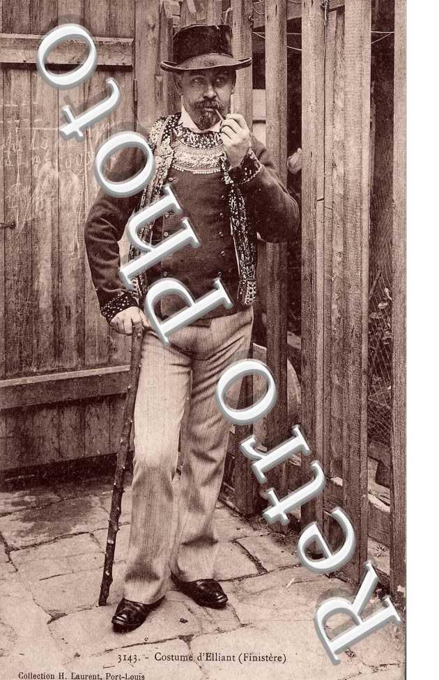 Costume