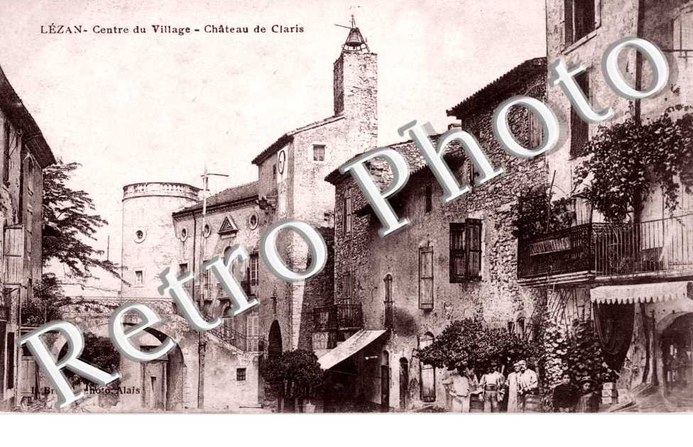 Centre du village - chateau de Claris