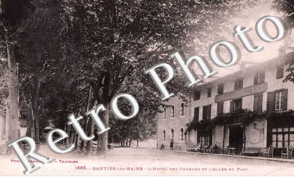 L'Hotel des Thermes et l'Allee du Parc