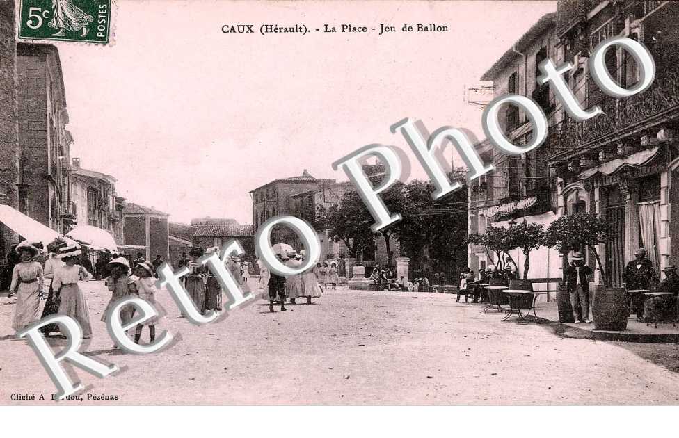 La place - jeu de ballon - Sport