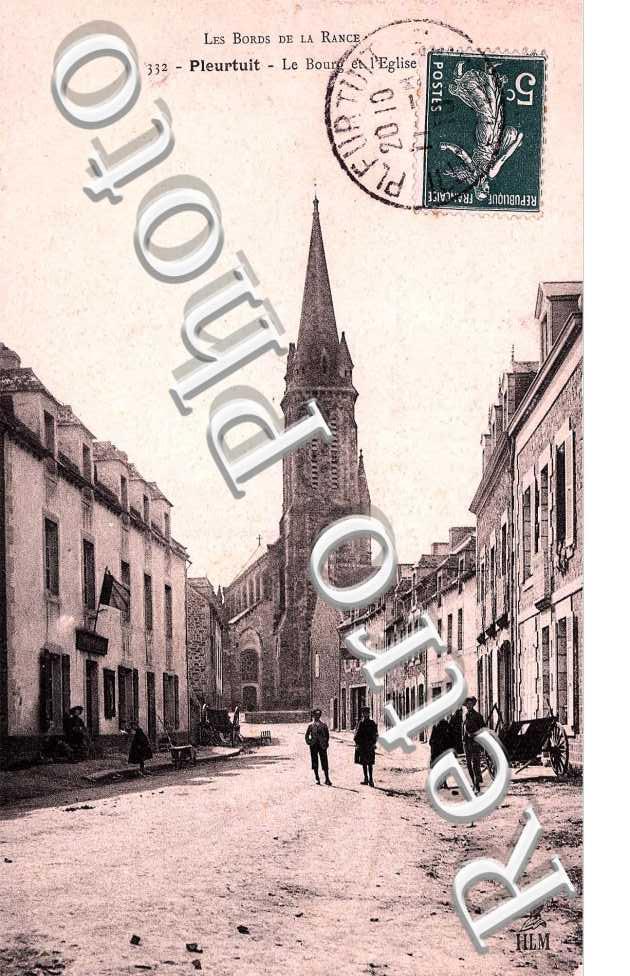 Le bourg et l'eglise