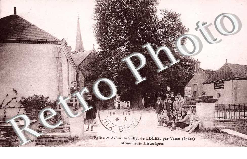 Eglise et Arbre de Sully