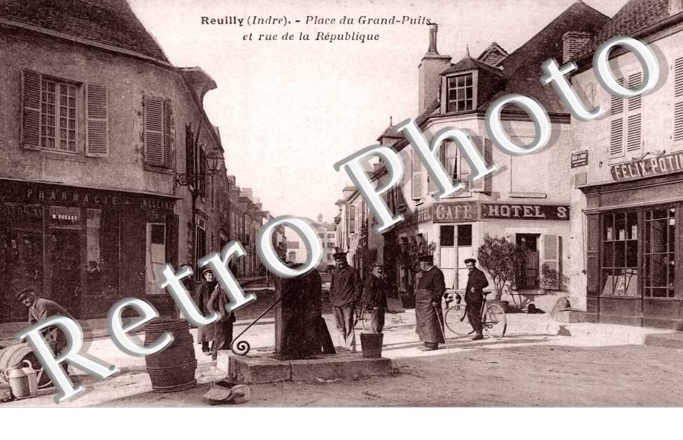 Place du Grand Puits et rue de la République