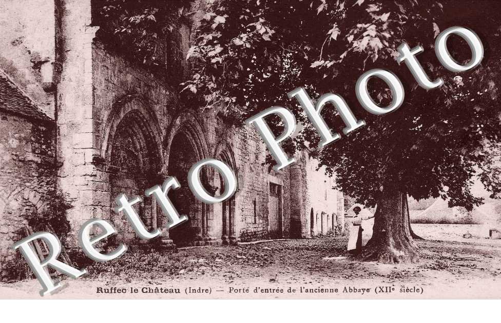 PORTE D'ENTREE DE L'ANCIENNE ABBAYE