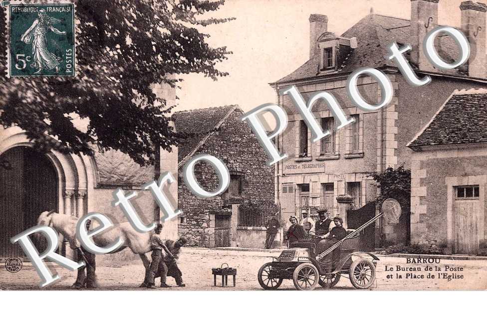 Le Bureau de Poste et la Place de l'Eglise