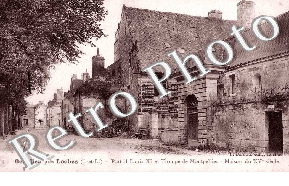Portail Louis XI et trompe de Montpellier - maison du XV e siecle