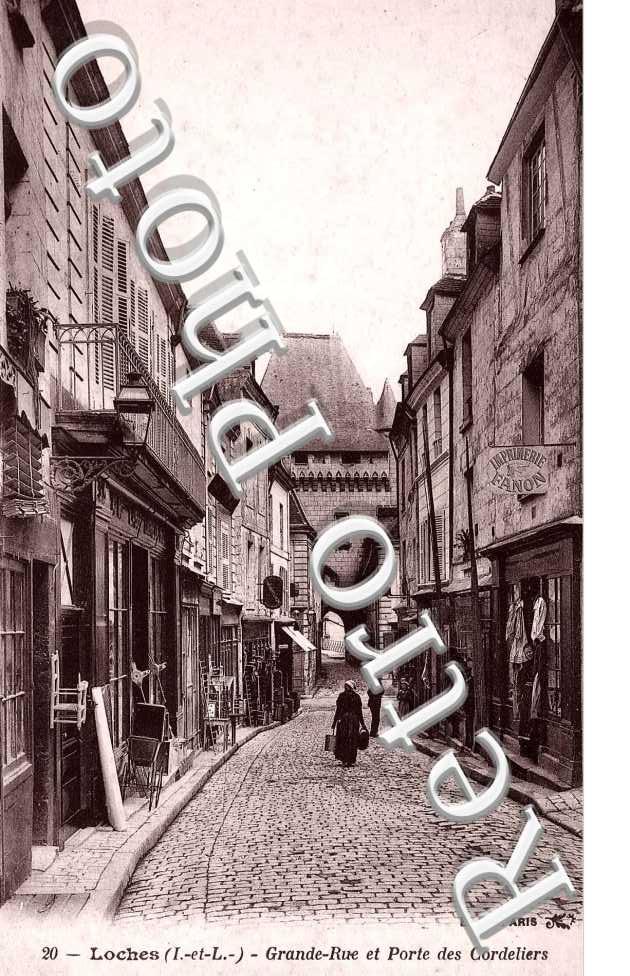 Grande rue et porte des Cordeliers