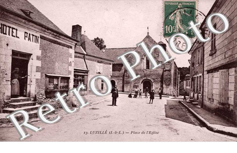 PLACE DE L'EGLISE