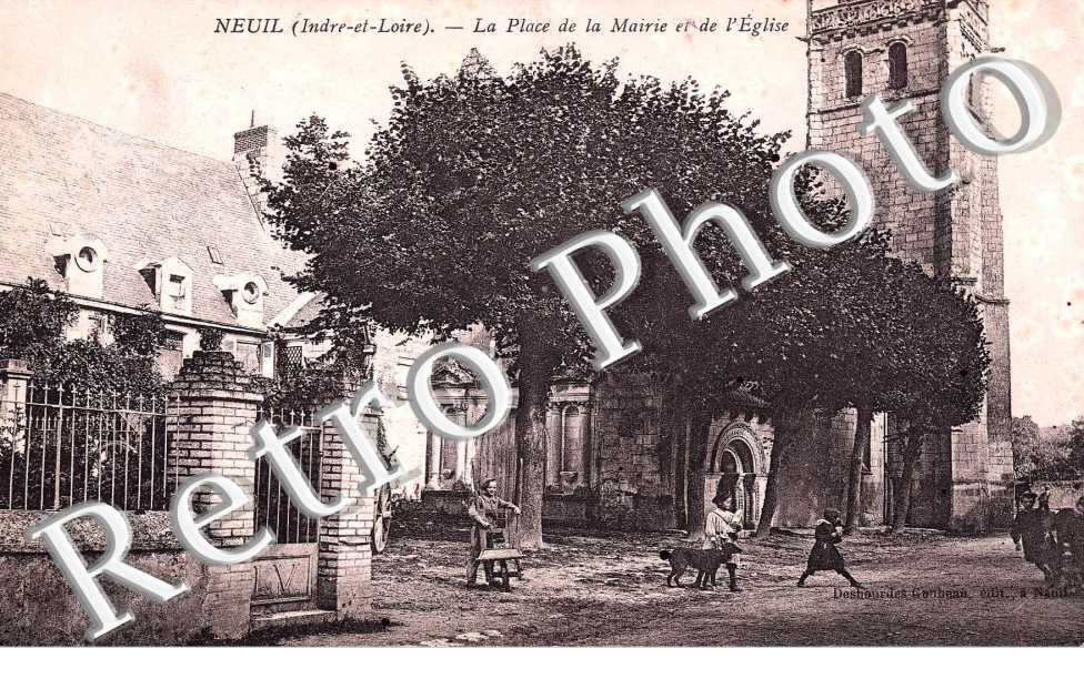 La place de la mairie et de l'eglise