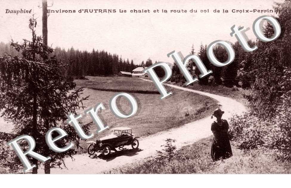 le chalet et la route du col de la Croix Perrin