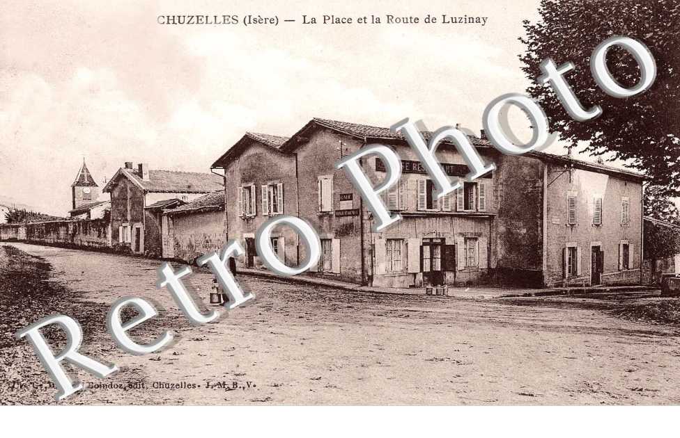 Place et Route de Luzinay