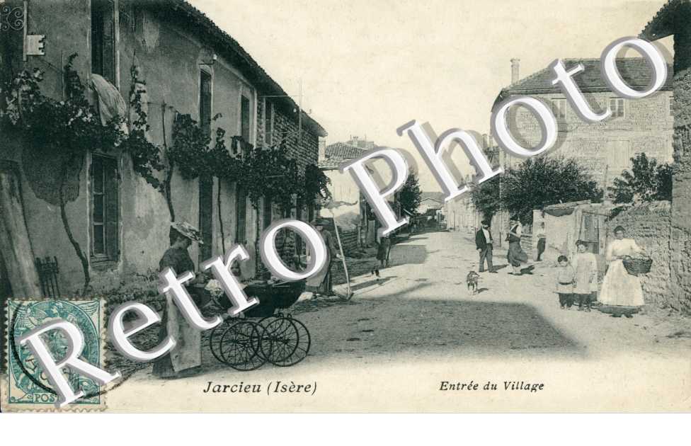 ENTREE DU VILLAGE