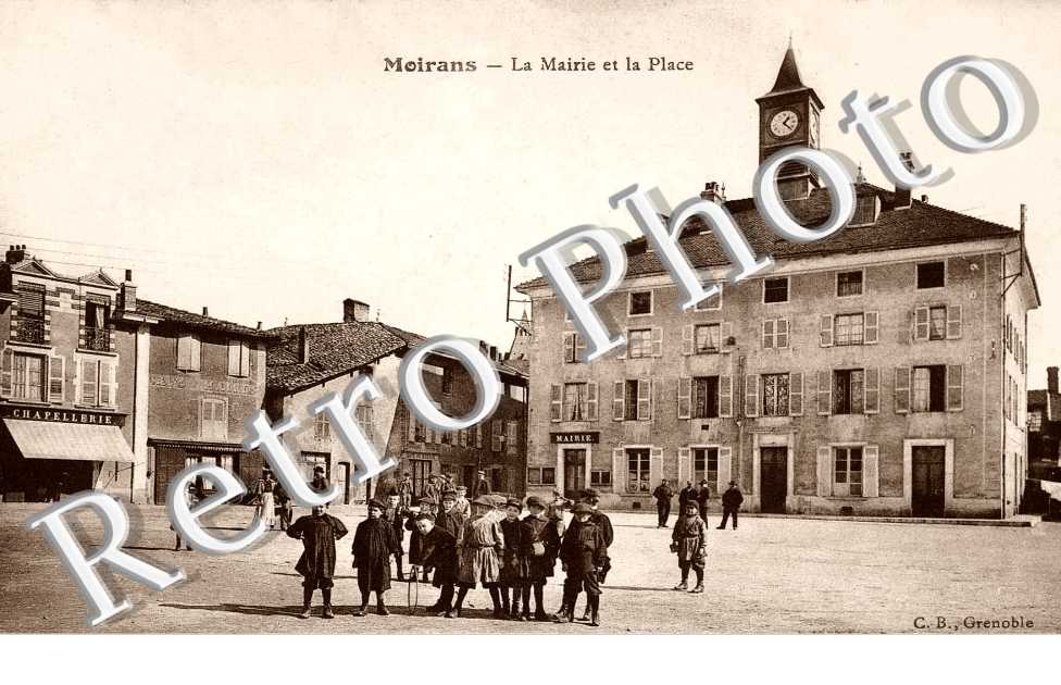 la mairie et la place
