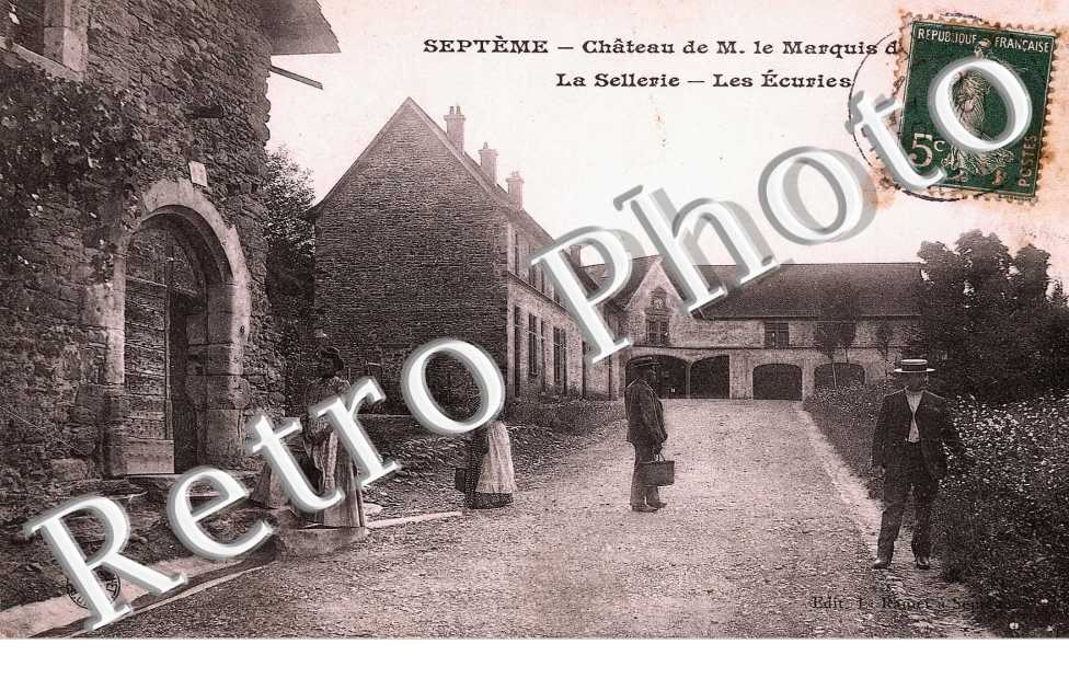 chateau de M. le Marquis d'Albon, la sellerie, les ecuries