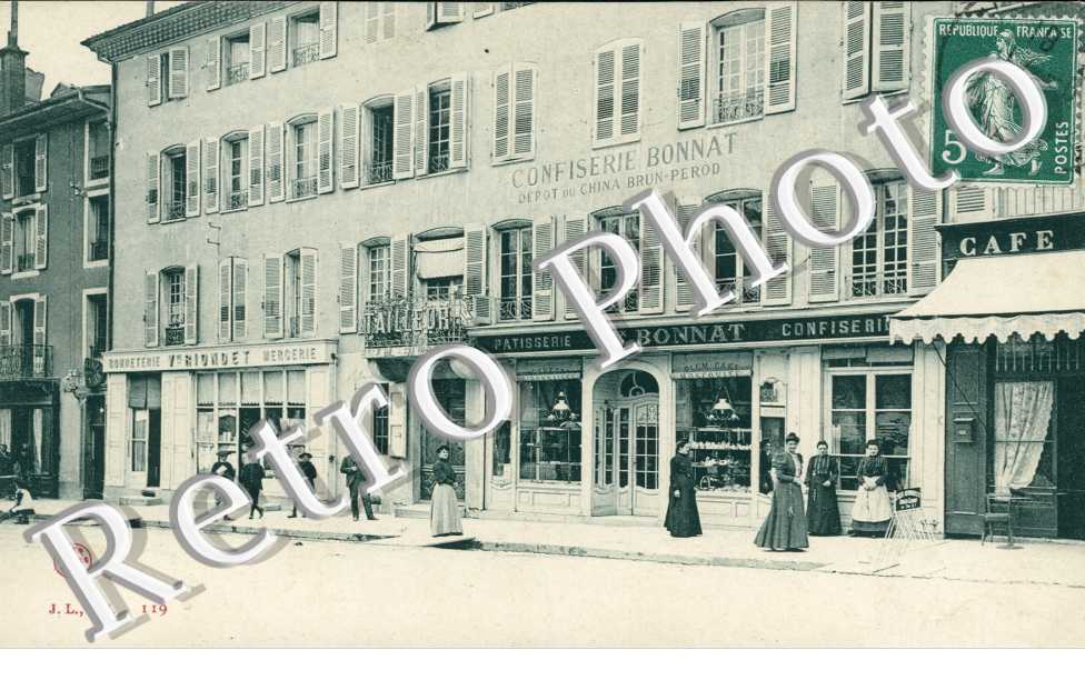 (une rue , confiserie Bonnat)