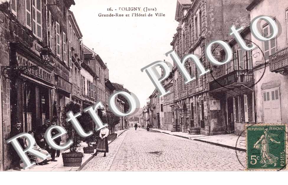 Grande Rue et l'Hôtel de Ville