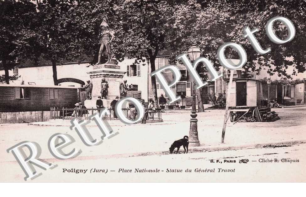 place nationale, statue du general travot