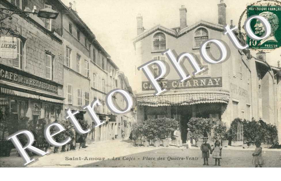 Les Cafes - Place des quatres vents