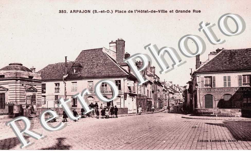 place de l'hôtel de ville et Grande Rue