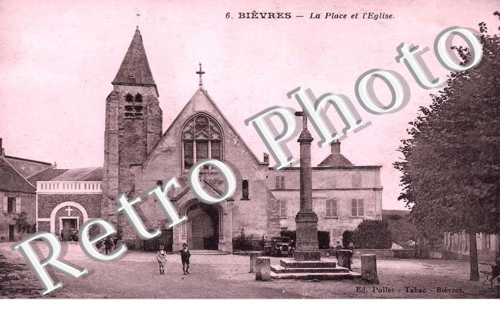 La Place et l'eglise