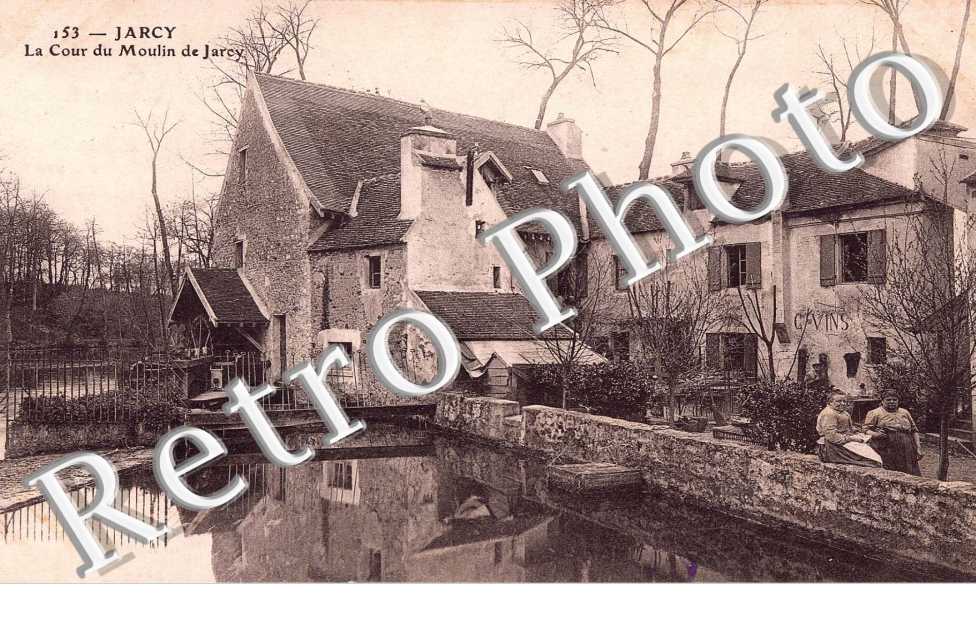 La cour du moulin de Jarcy