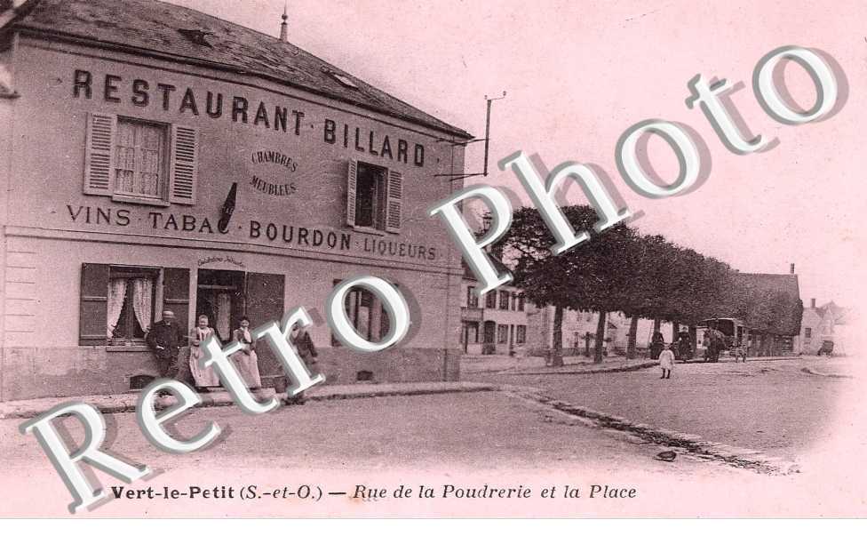 Rue de la poudrerie et la place