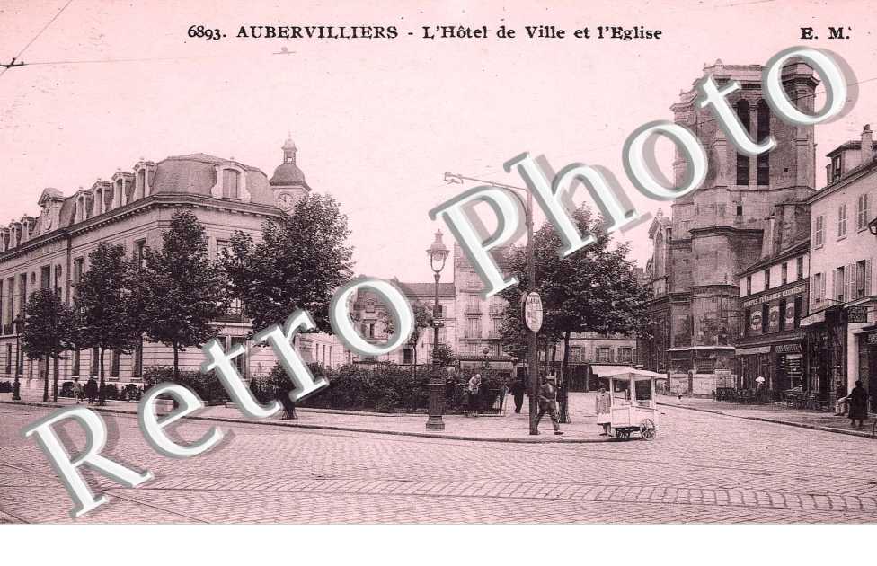 L'hotel de ville et l'eglise